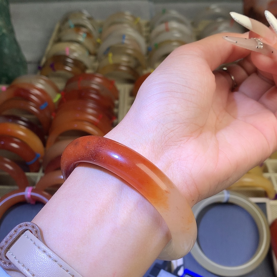 石英质玉（黄龙玉）未镶嵌手镯