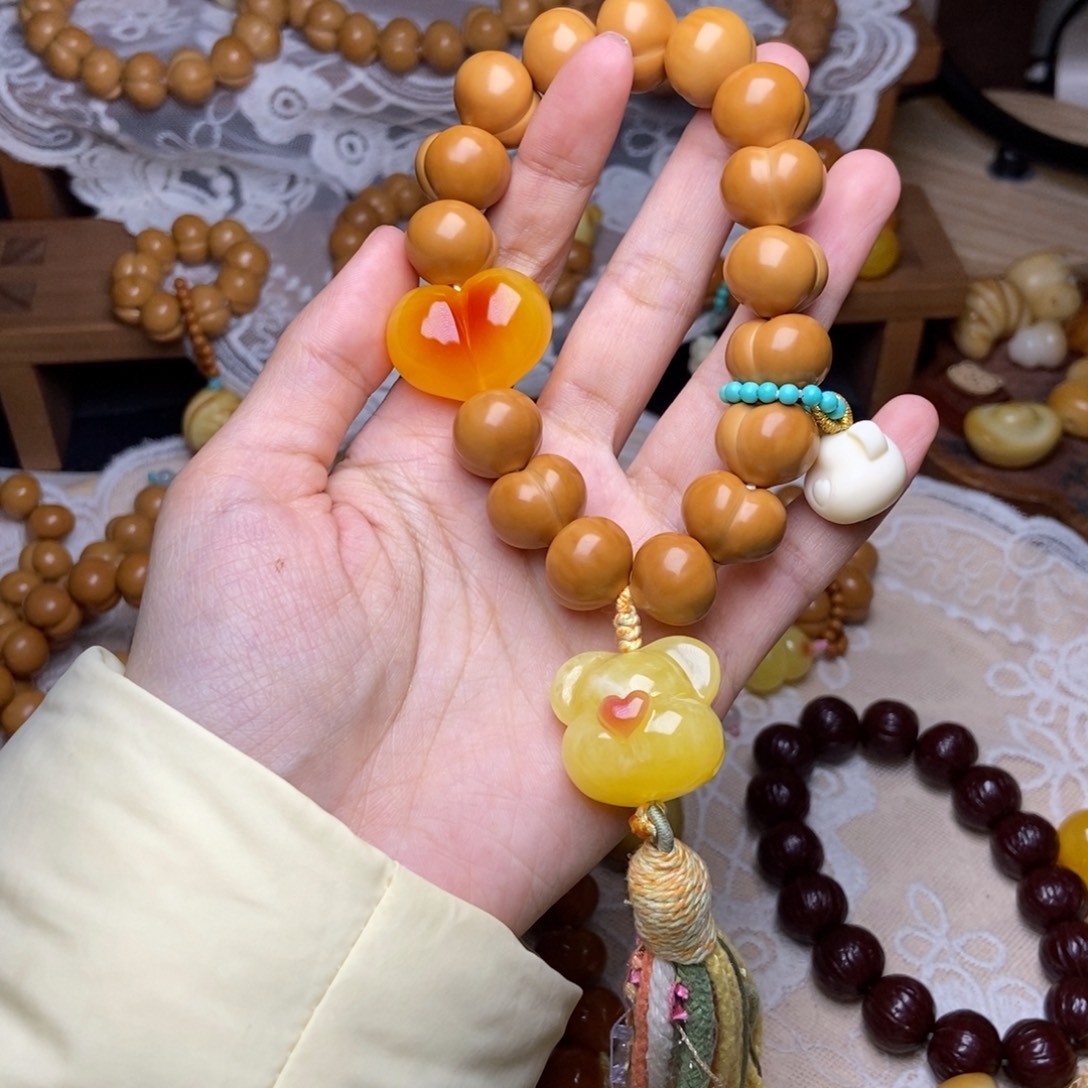 ****的猴头核桃吊坠屁桃卡15