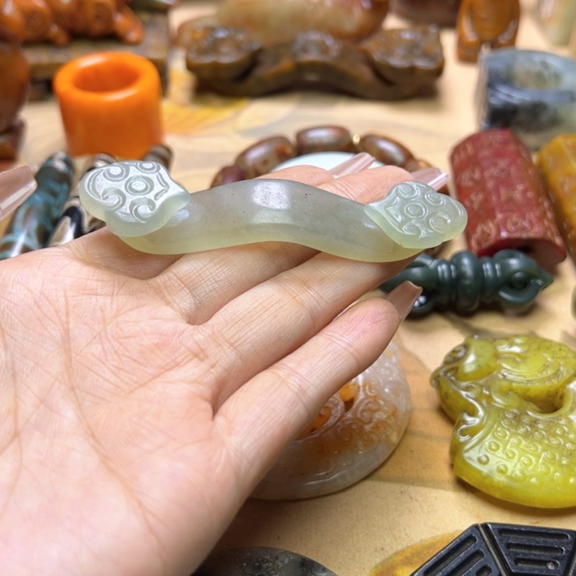 【闪购商品】蛇纹石玉颈饰未镶嵌