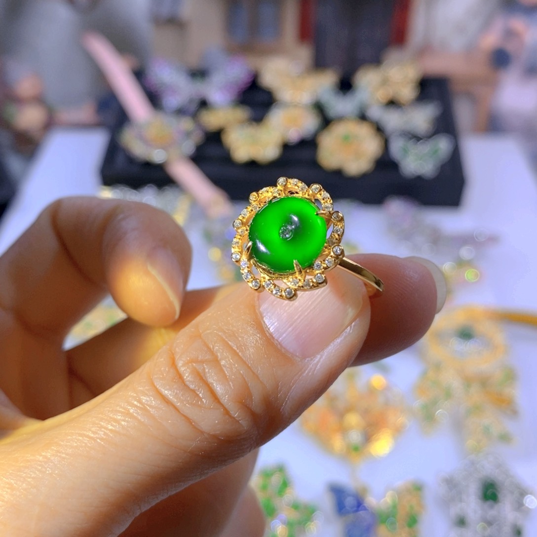 颈饰银S925镶嵌翡翠