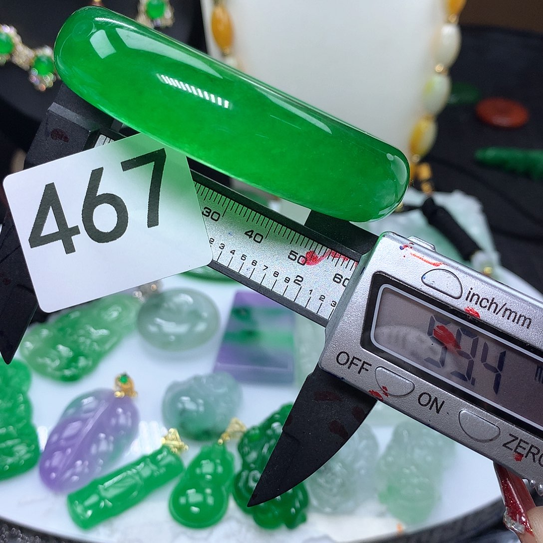 翡翠吊坠(赠链)未镶嵌