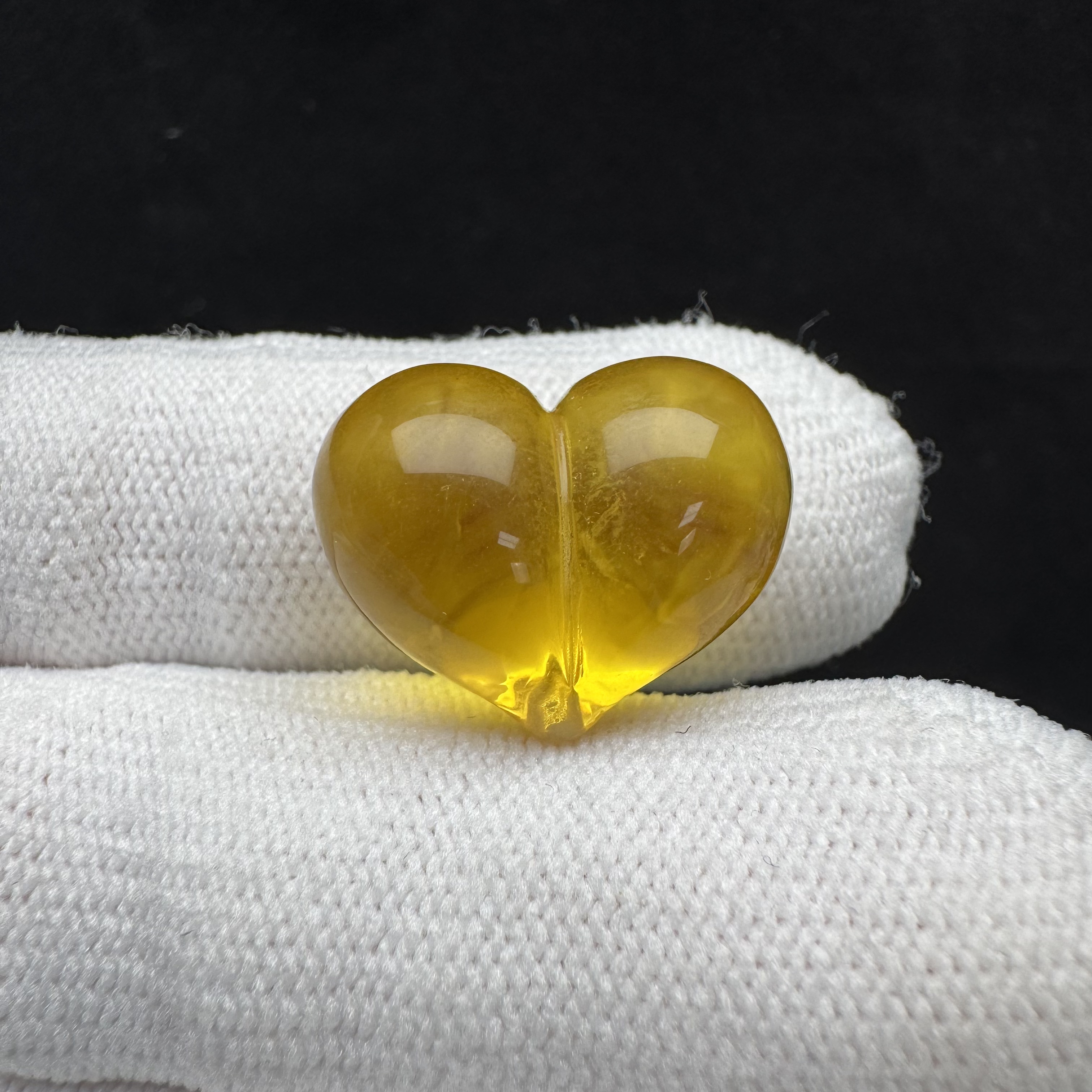 M9351天然原矿俄料蜜蜡爱心20*16mm支持复检