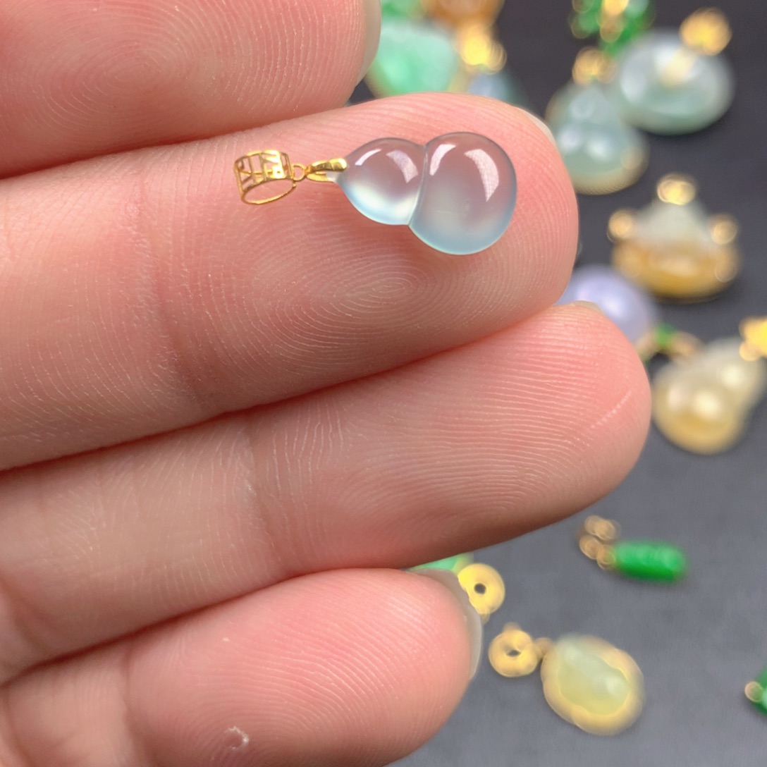 【闪购商品】颈饰18K金镶嵌翡翠翡翠