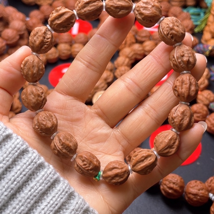 文玩核桃吊坠小赤龙