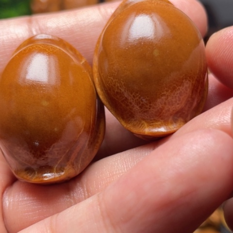 橄榄核把件元宝富甲手球一对3.1左右