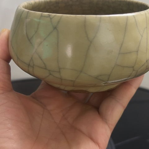 瓶宋代官窑金丝铁线碗