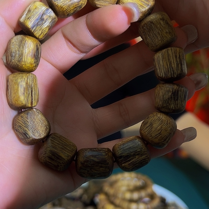 沉香手串朱*师沉浮树心油单圈白棋19