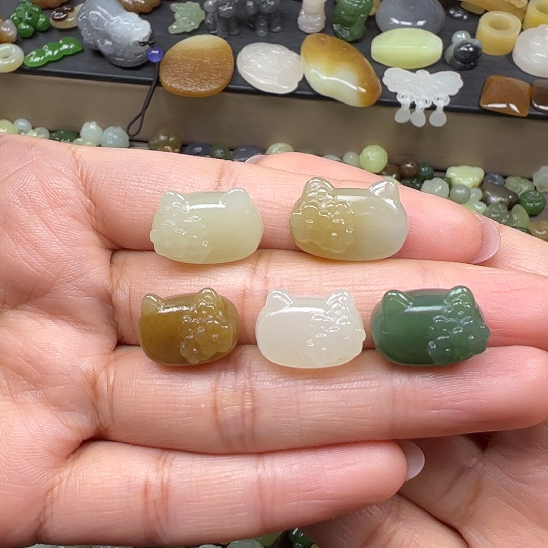 和田玉未镶嵌颈饰150一个多样性发其一