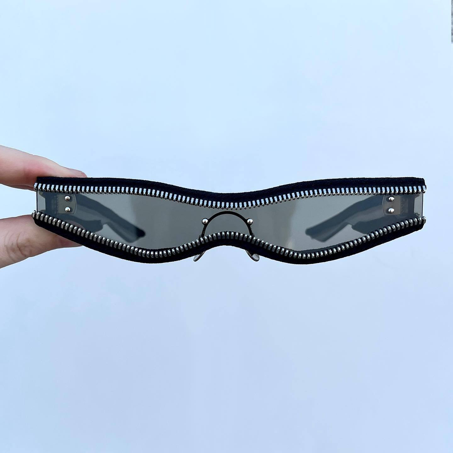 原创设计朋克未来科技感连体墨镜