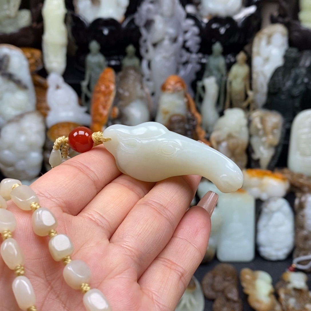 和田玉颈饰未镶嵌