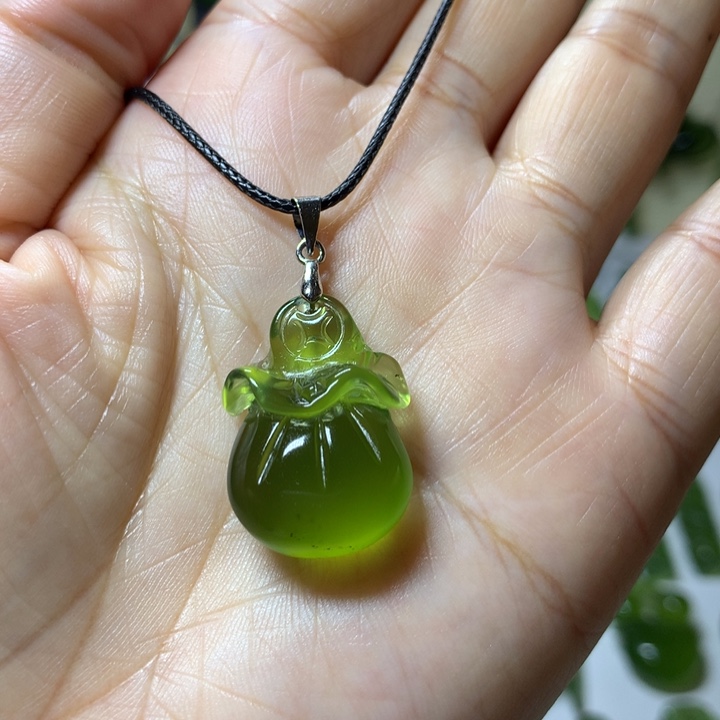 岫玉颈饰未镶嵌吊坠