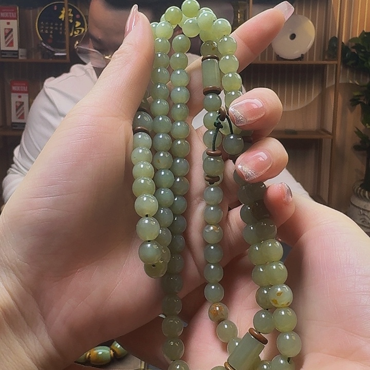 和田玉颈饰未镶嵌双*