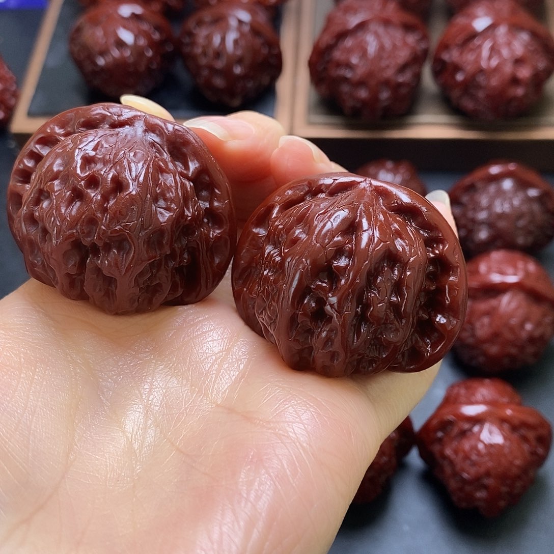 文玩核桃吊坠白狮子6号41mm