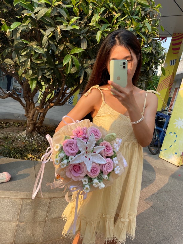 韩系纯手工钩织粉色系小香风百合花花束女生生日新婚母亲节礼物