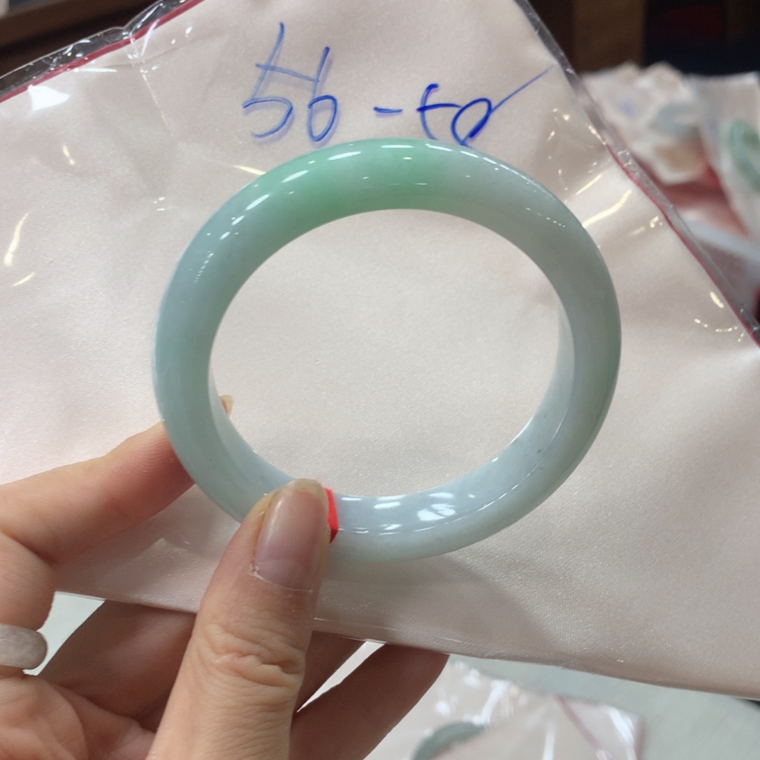 翡翠未镶嵌手镯买断