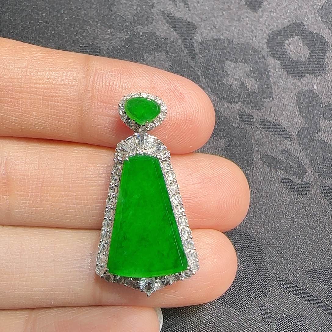 翡翠吊坠(不含链)18K金镶嵌