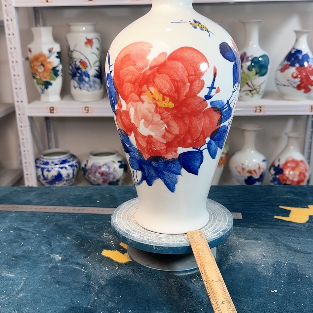 摆件景德镇陶瓷梅红牡