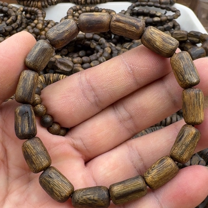 手串沉香乌身手串7克加