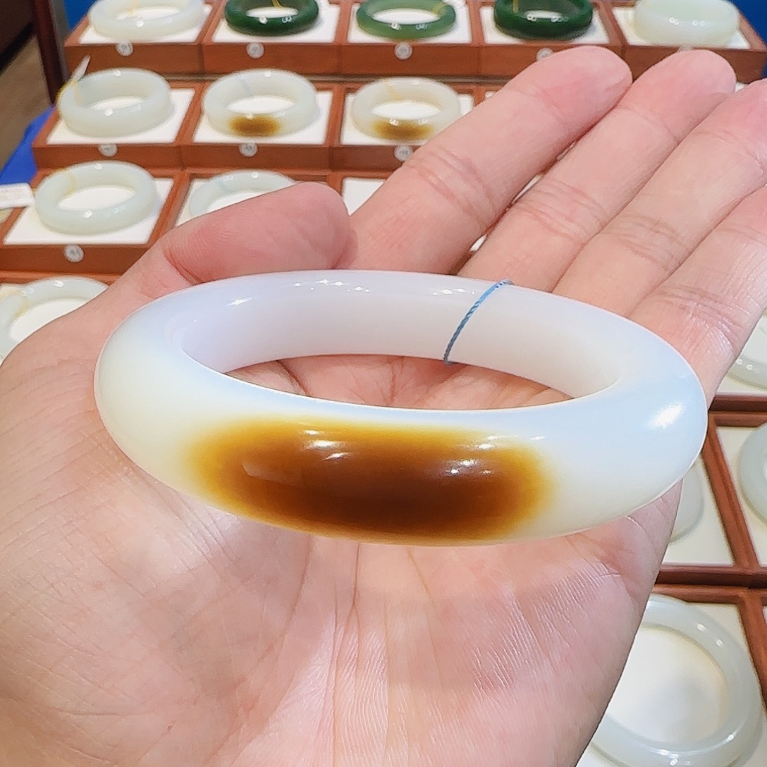 和田玉未镶嵌手镯且末传承级老红糖57 58 59