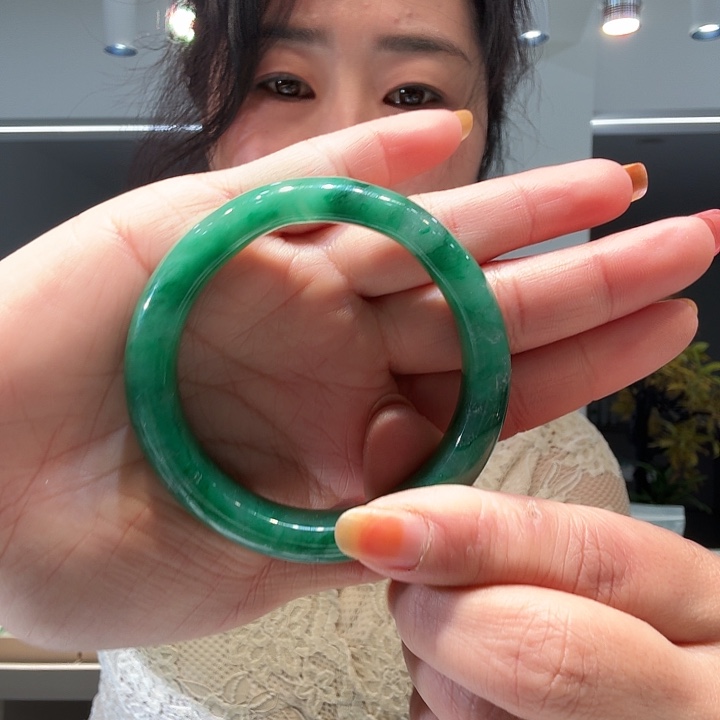 石英质玉未镶嵌手镯