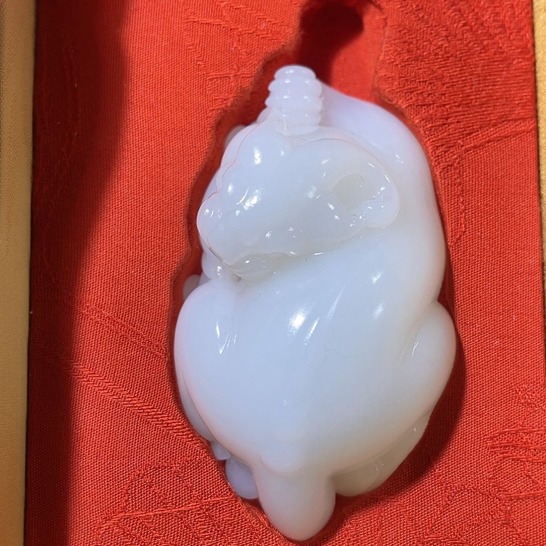 颈饰未镶嵌和田玉（糖玉）