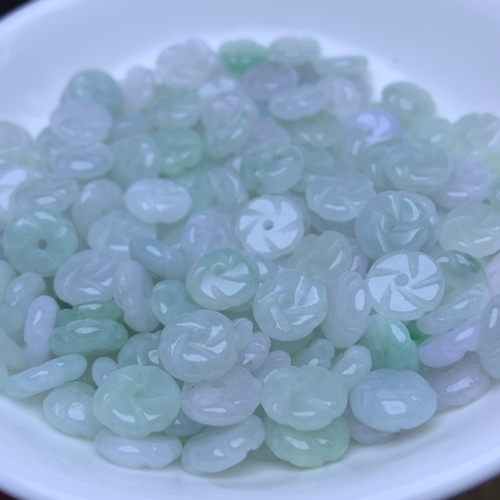 翡翠A货卡9mm冰绿白小花50个