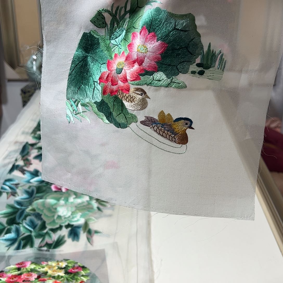 刺绣小*妹纯手工刺绣画