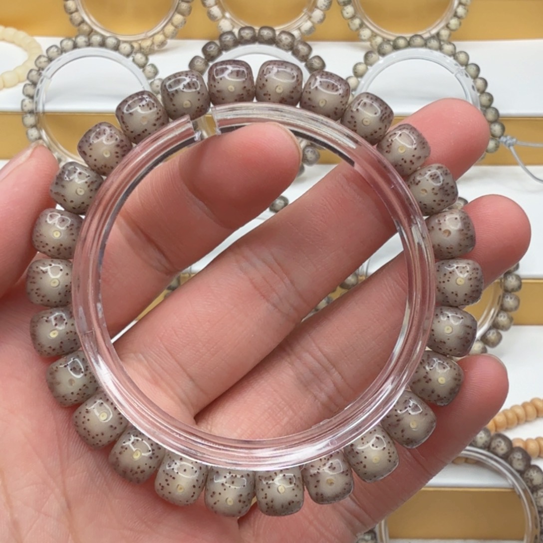 星月菩提手串粉冰玉化小细星眼睛留白单圈「微微瑕」