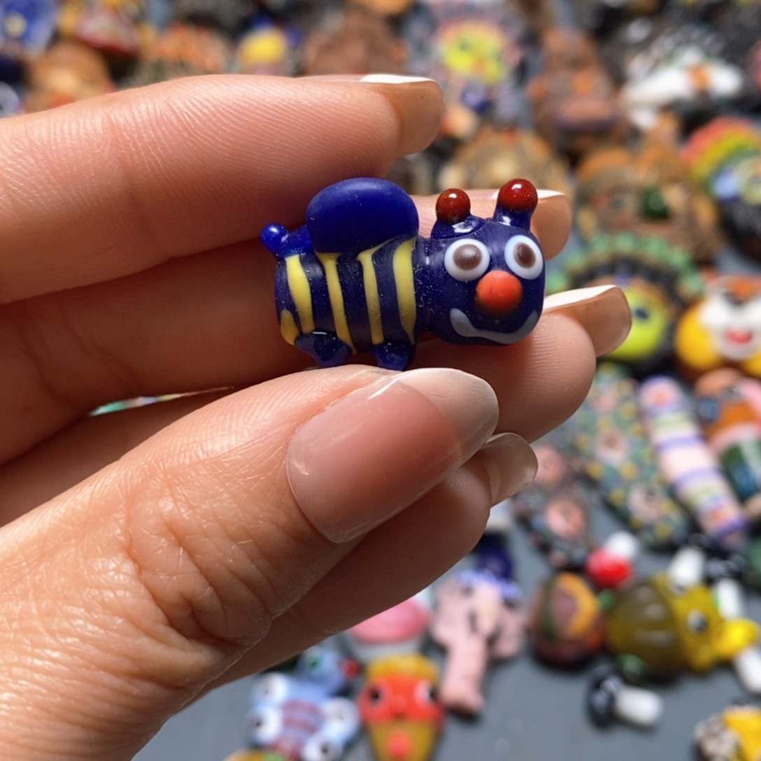 琉璃颈饰印度尼西亚蜜蜂