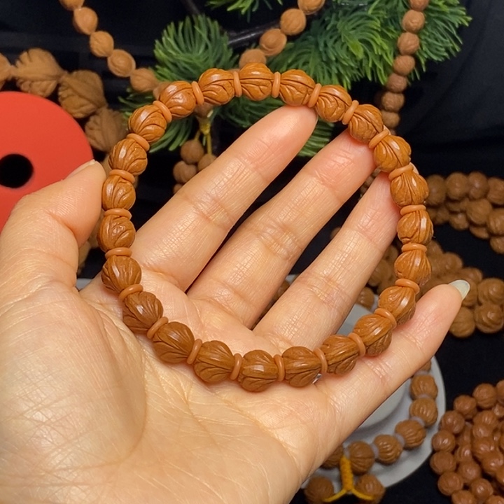 秦岭龙纹桃核手串