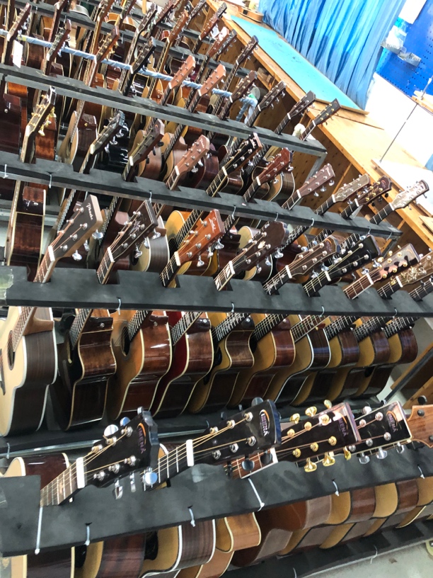 41寸亮光全单云杉面板桃花心侧背民谣吉他适合初学者