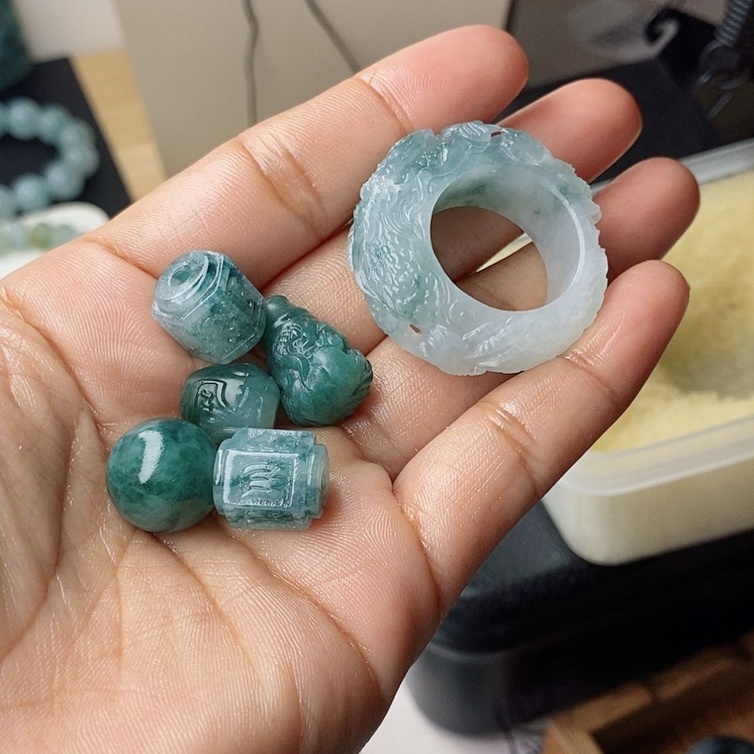 定制翡翠未镶嵌沽*斋毛货