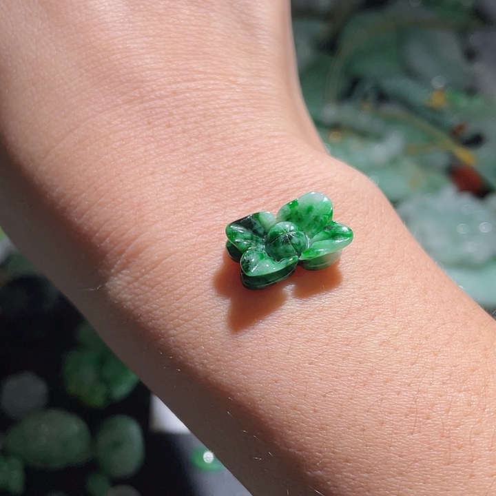 颈饰未镶嵌翡翠天