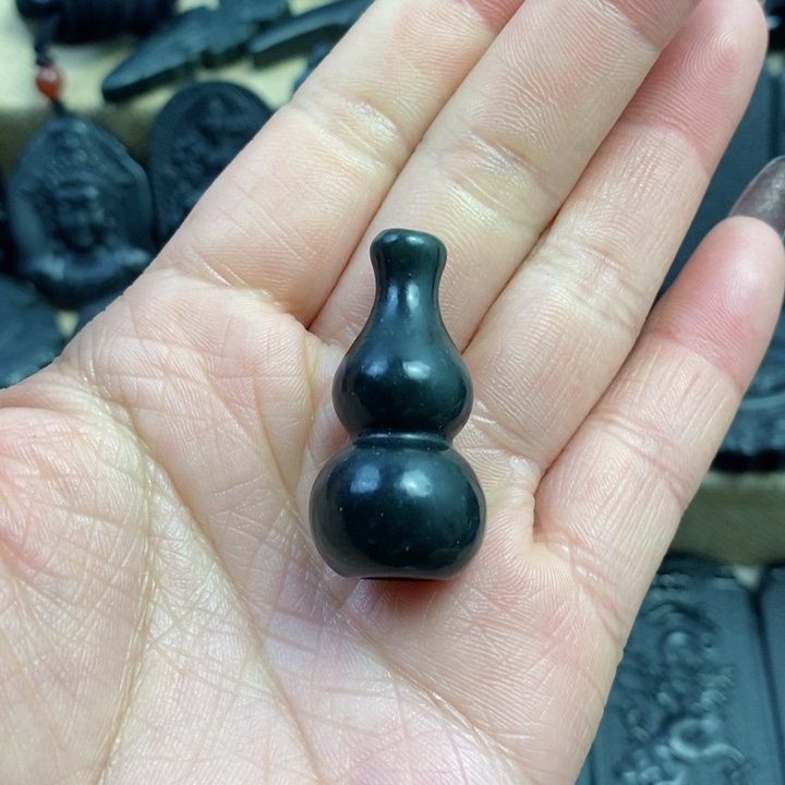 和田玉（青玉）颈饰未镶嵌