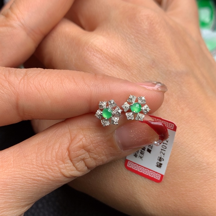 翡翠耳饰18K金镶嵌翡翠耳饰18k金镶嵌