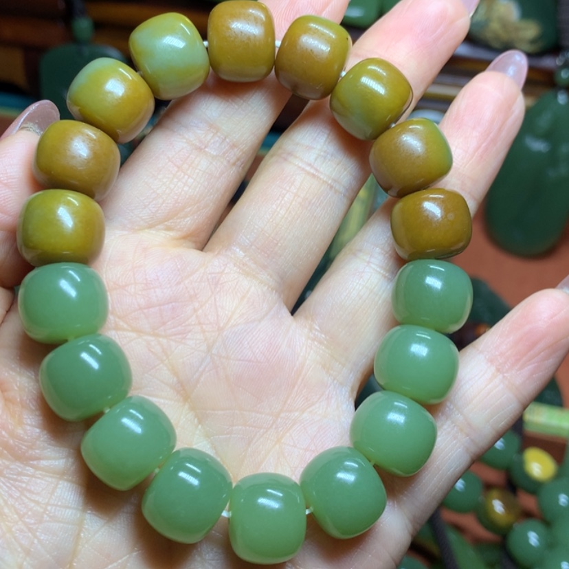 【闪购商品】未镶嵌岫岩河磨玉（透闪石质玉）手链大*