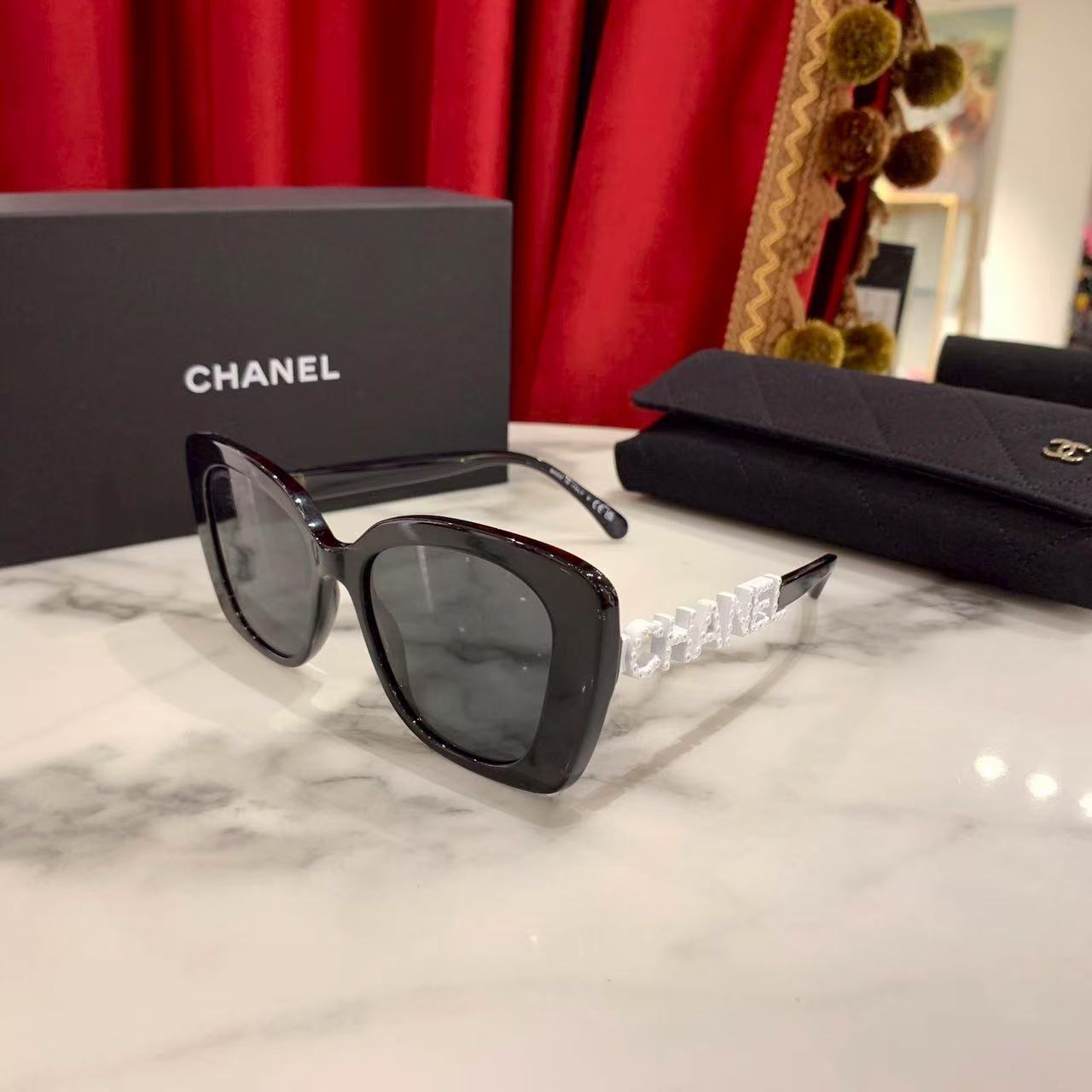 99新 Chanel/香奈儿 GGS香奈儿白色字母logo镶钻边框墨镜60746592