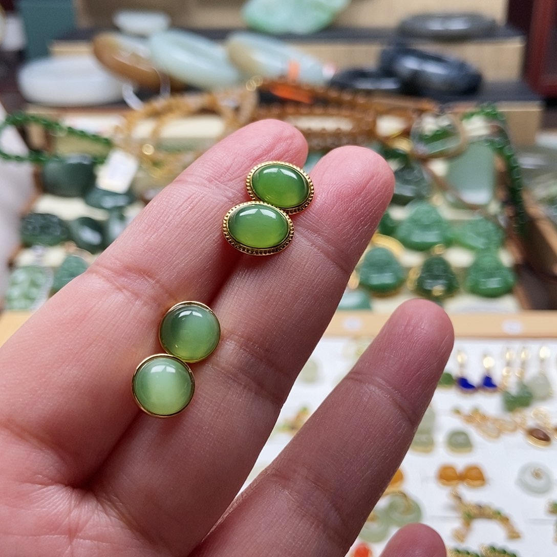 银S925镶嵌和田玉耳饰陆***姐