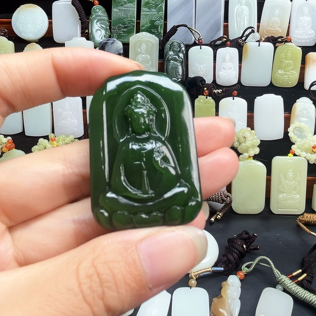 颈饰未镶嵌和田玉