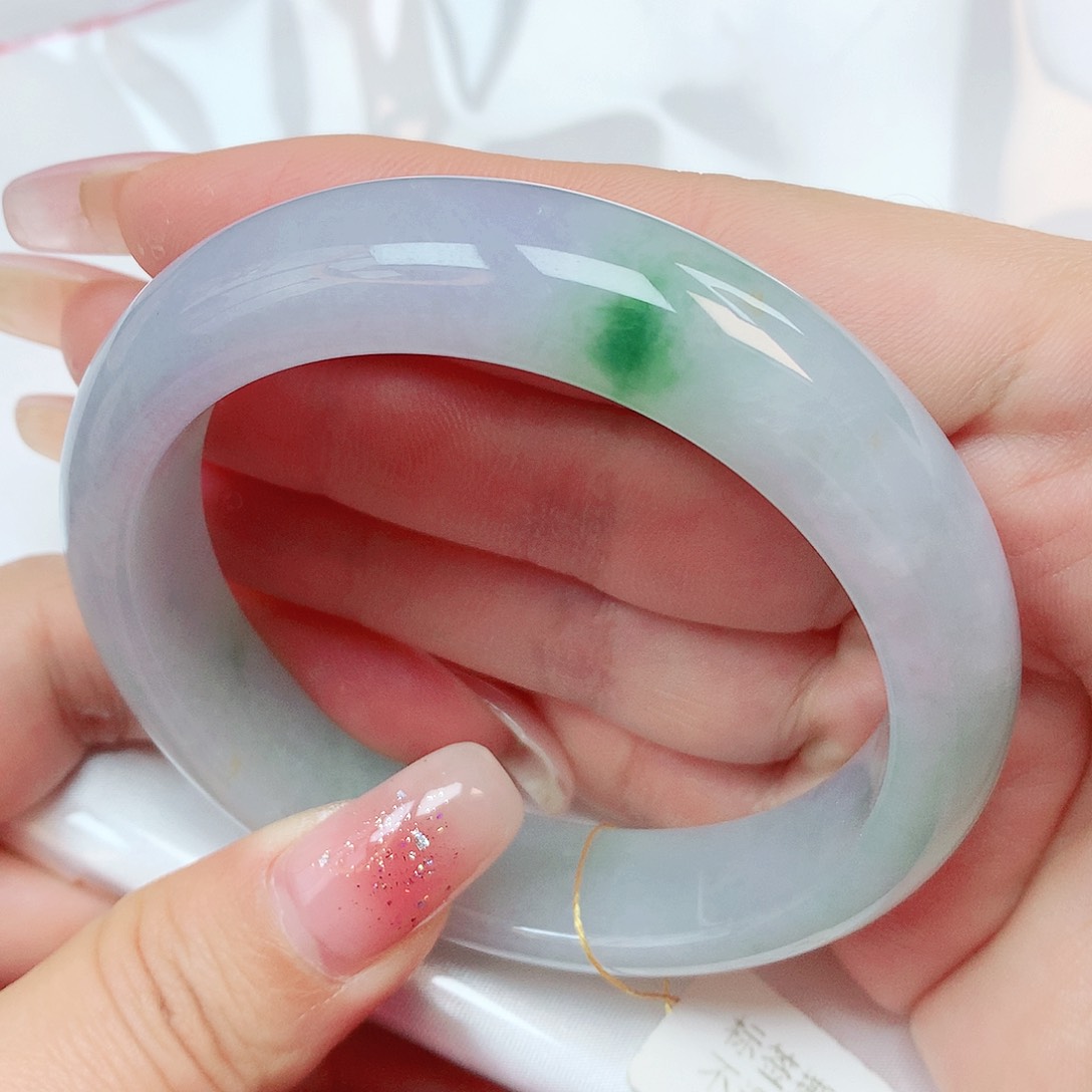 翡翠手镯未镶嵌抖音588