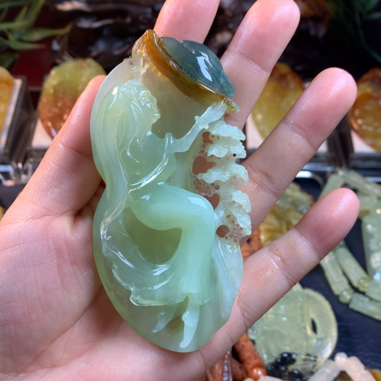 【闪购商品】蛇纹石玉颈饰未镶嵌