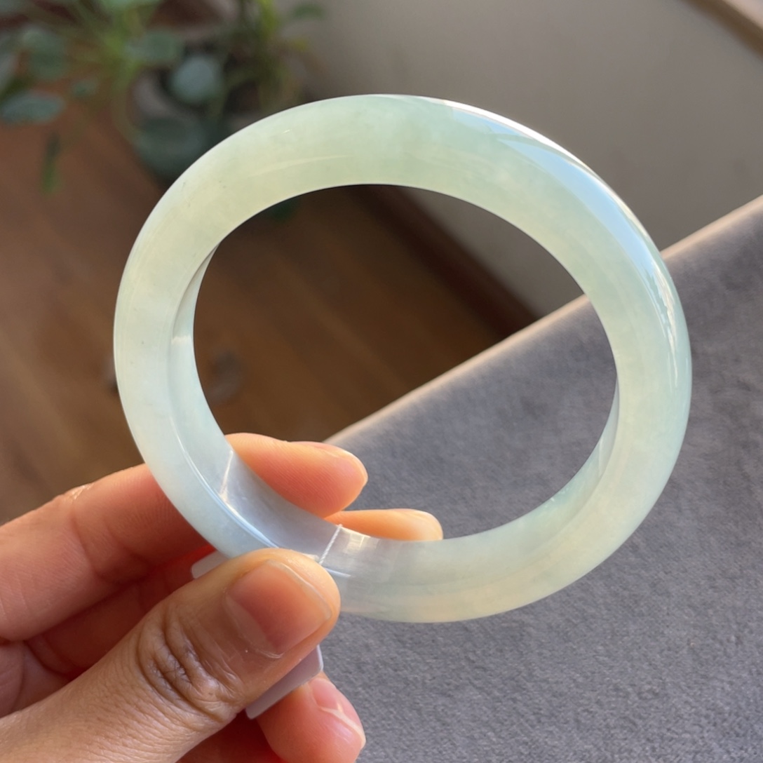 s****翡翠未镶嵌手镯冰蓝