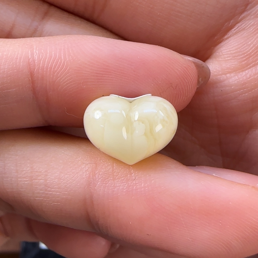 琥珀未镶嵌珠宝奇石小***悄