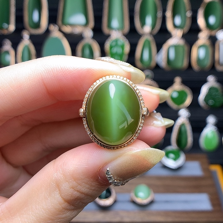 和田玉首饰18K金镶嵌