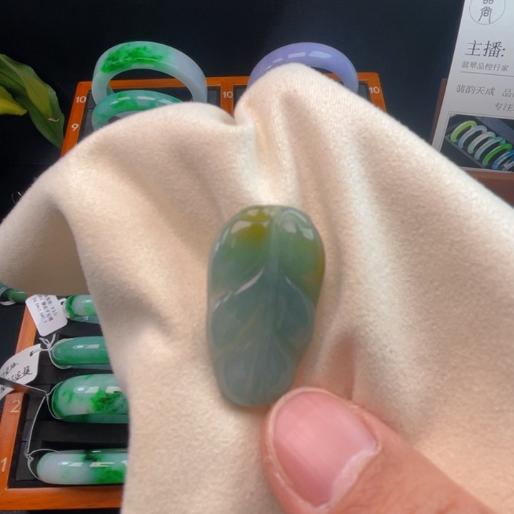 翡翠未镶嵌颈饰缅甸翡翠