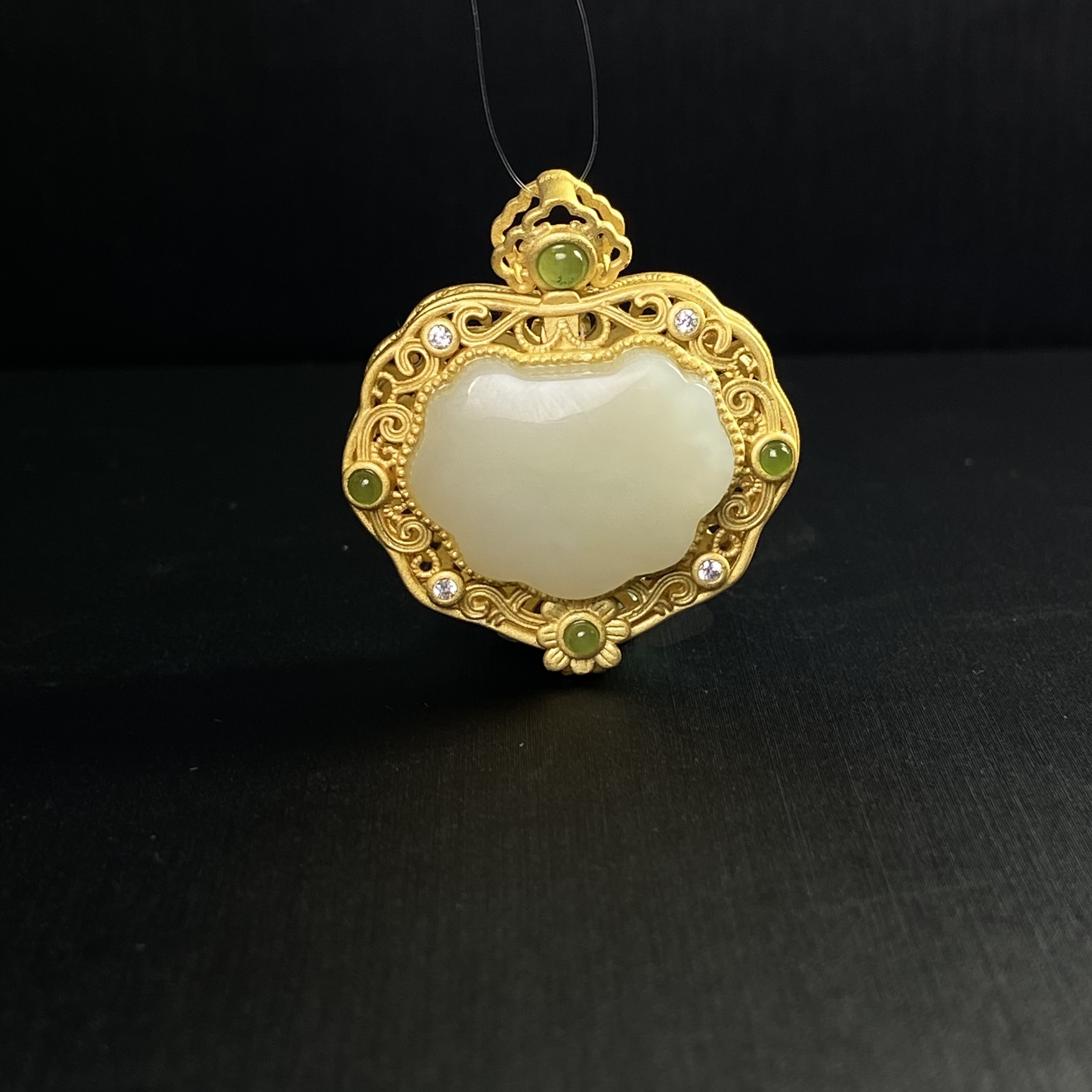 QK5052 和田玉 平安如意锁/朵云轩