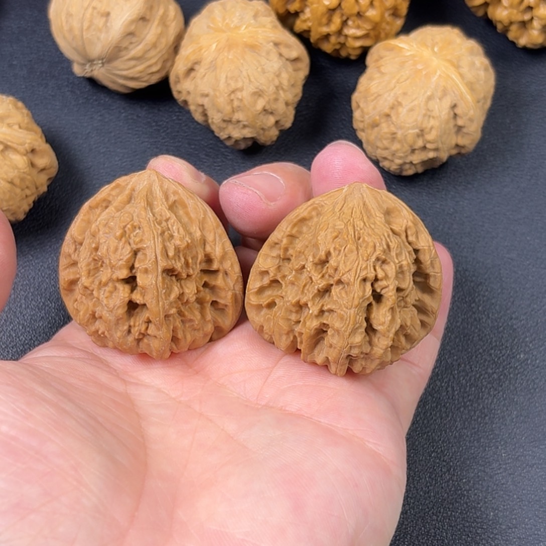 蘇***雪文玩核桃吊坠平谷凹底