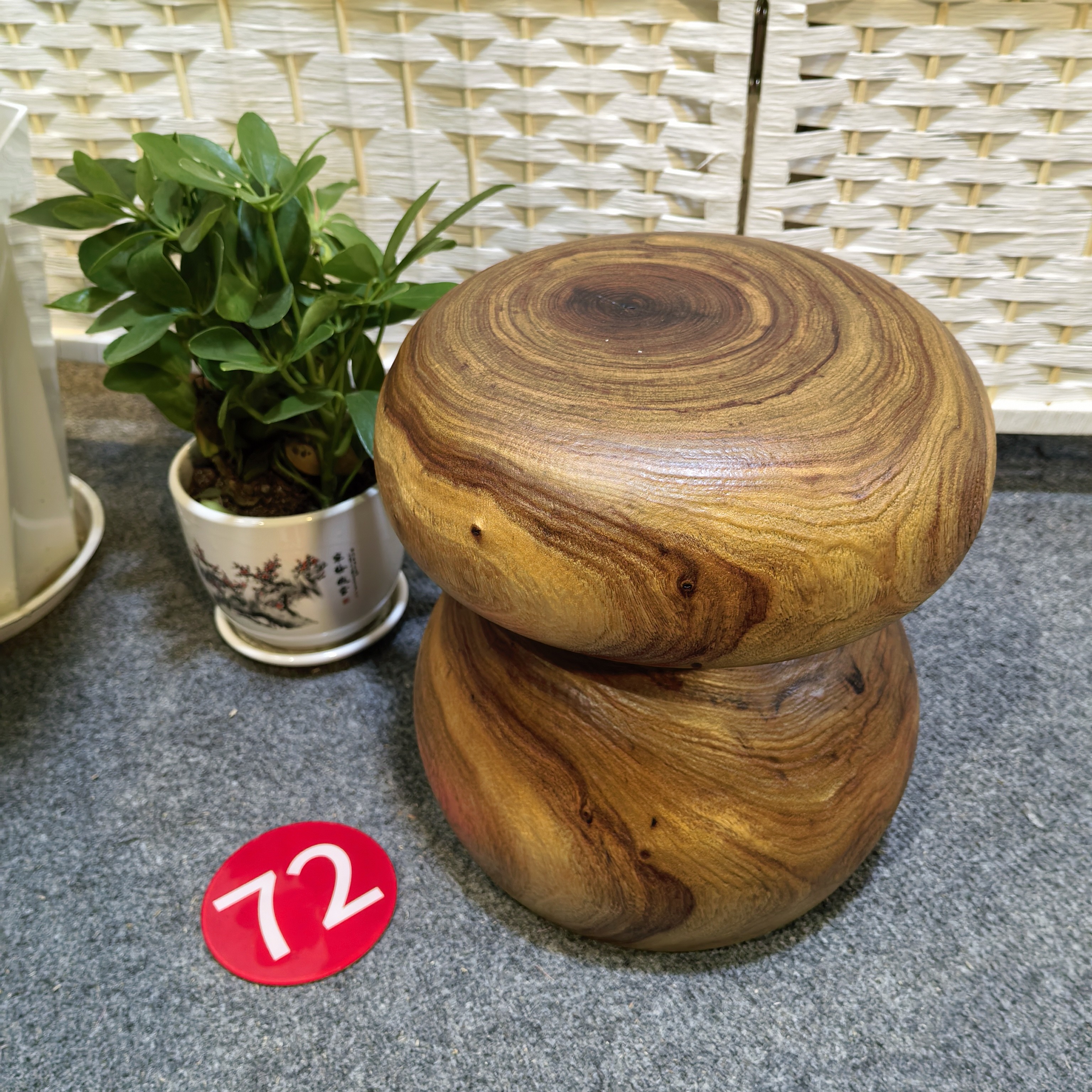 香樟木纯手工一体蘑菇凳摆件底座直径23，高23