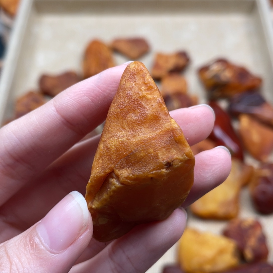 琥珀未镶嵌珠宝奇石