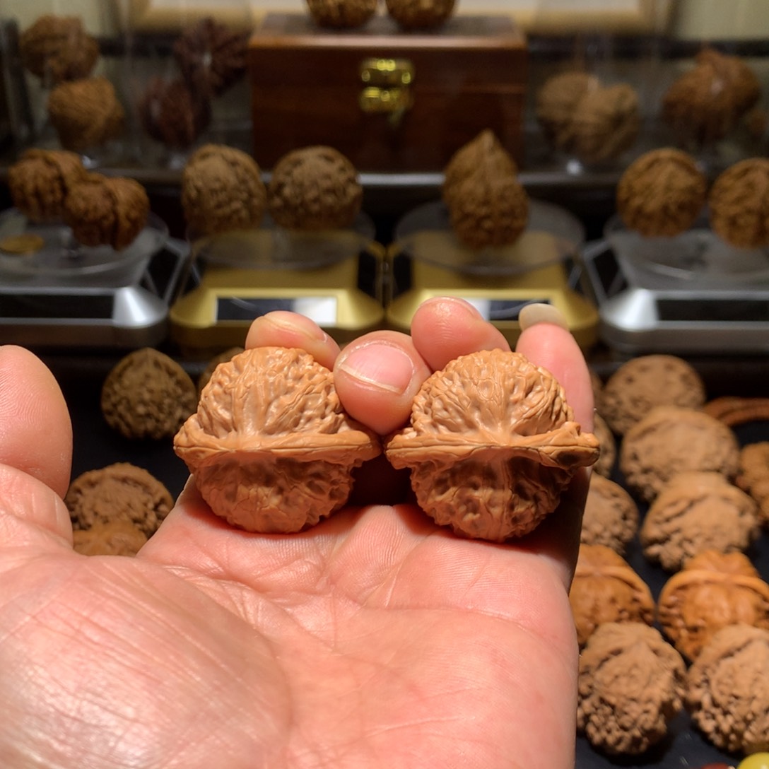 文玩核桃全品40桃心宫灯